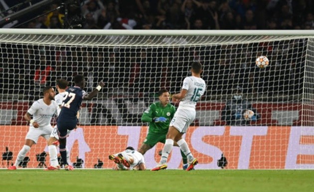 Ronaldo đền đáp De Gea, Man Utd áp sát top 4 - Bóng Đá