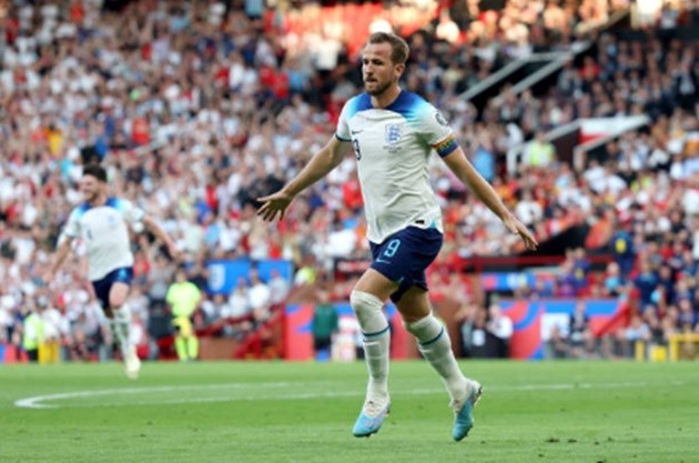 Mở tiệc 7 bàn, tuyển Anh chễm chệ ngôi đầu - Bóng Đá