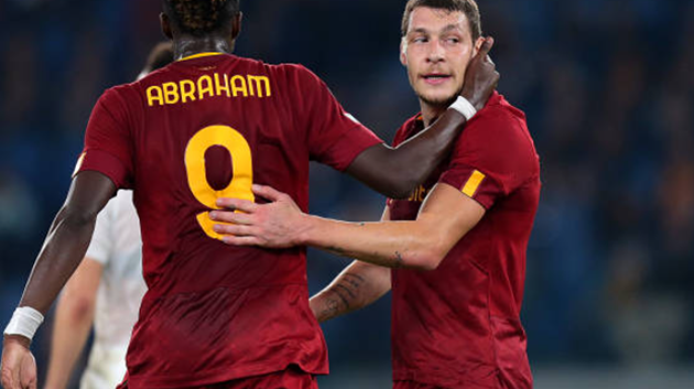 Rio Ferdinand and Joe Cole are left BAFFLED after referee and VAR deny West Ham a penalty against Man United for Victor Lindelof's handball - Bóng Đá