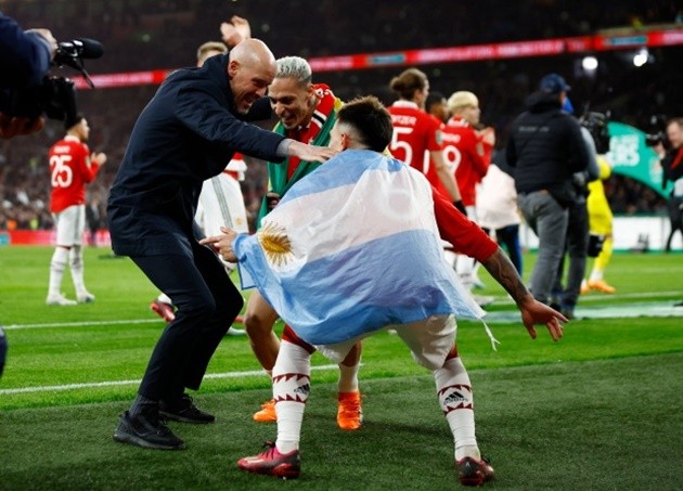 Arsenal will win Premier League title after Man City slip-up, says Gary Neville - Bóng Đá