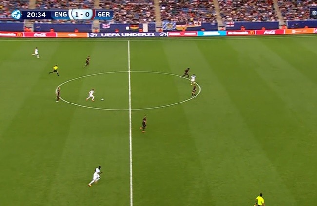 Harry Maguire's reaction to receiving POTM award - Bóng Đá