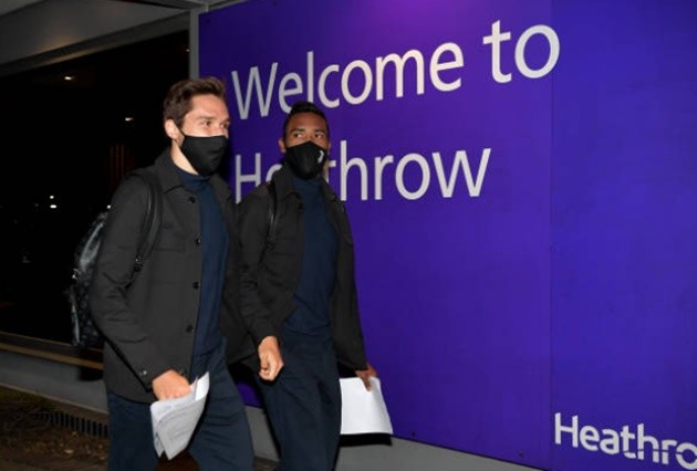 Dele Alli joined by Wag Cindy Kimberly for Burberry event - Bóng Đá