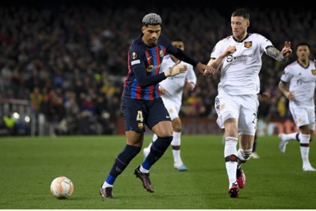 Một Arsenal khác lạ đang gây bão TTCN - Bóng Đá