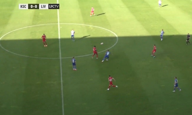 Toàn cảnh pha bóng biến Nunez thành trò hề - Bóng Đá