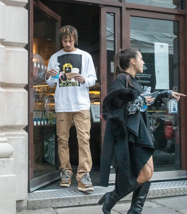 Dele Alli spotted out at restaurant with Man City boss Pep Guardiola’s daughter - Bóng Đá