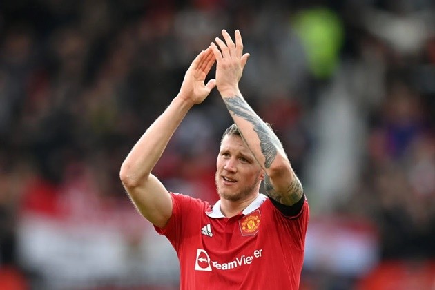 Ten Hag và Bruno gây chú ý - Bóng Đá