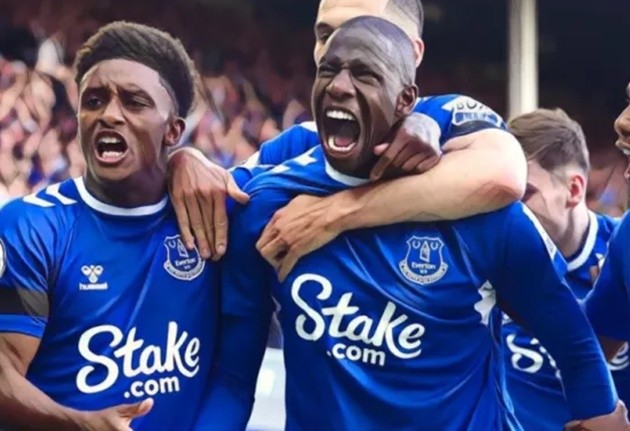 Các cầu thủ Barca làm người hâm mộ lóe mắt - Bóng Đá