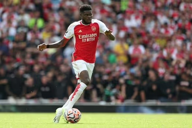 Arsenal have no plans to sell midfielder Thomas Partey. - Bóng Đá