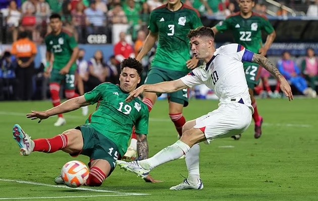 Mikel Arteta is handed a TRIPLE scare with Declan Rice, Oleksandr Zinchenko and Folarin Balogun all nursing injury concerns - Bóng Đá