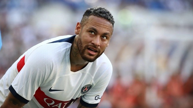 Ten Hag rủ rũ đi tàu về Manchester  - Bóng Đá