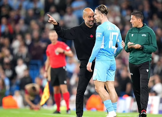 Nhìn cách Guardiola sấy Grealish, Solskjaer đã vỡ ra một điều - Bóng Đá