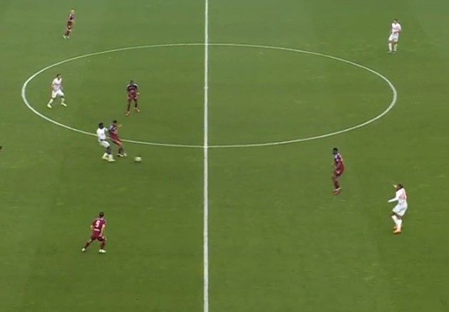 Clichy lập siêu phẩm - Bóng Đá