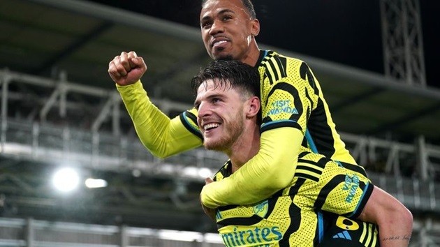 Miếng đánh mới hiệu quả của Arsenal - Bóng Đá