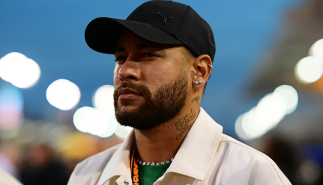 Người mẫu từng ngoại tình với Neymar nhận giải thưởng kỳ lạ - Bóng Đá