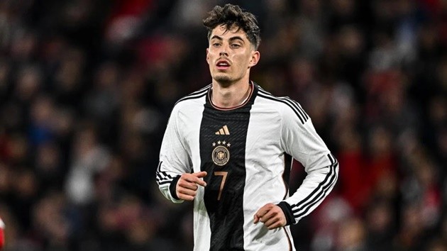 Erik ten Hag hosts barbecue for his players and their families - Bóng Đá