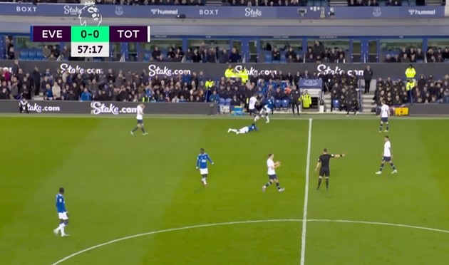 Erik ten Hag đang làm gì ở hậu trường để giúp đỡ Kobbie Mainoo - Bóng Đá