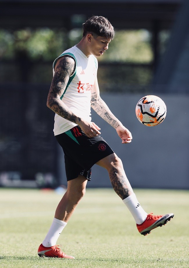 10 án phạt cấm thi đấu dài nhất lịch sử Ngoại hạng Anh - Bóng Đá