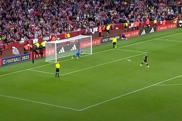 Aaron Ramsdale renamed 'Hologramsdale' after being embarrassed by cheeky chip - Bóng Đá