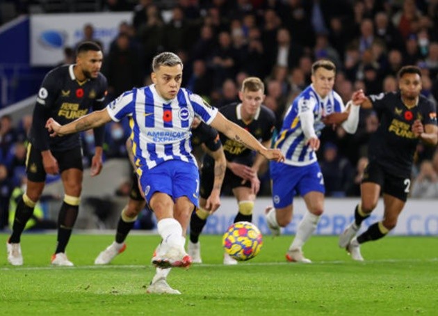 Howe đến xem Newcastle đá - Bóng Đá