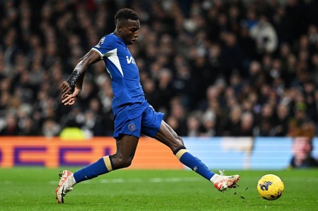 Premier League coi như rõ đội bóng rớt hạng đầu tiên - Bóng Đá