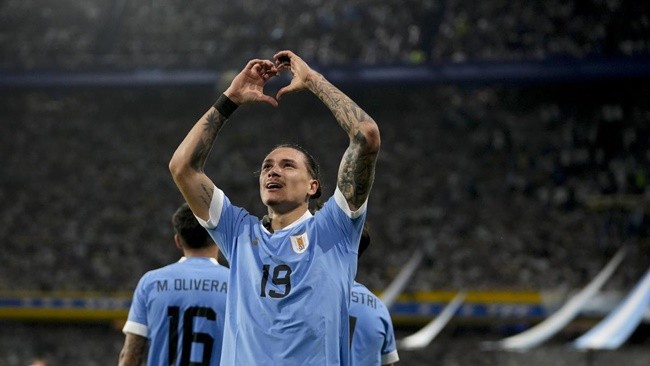 Hàng Liverpool làm rung chuyển dư luận - Bóng Đá