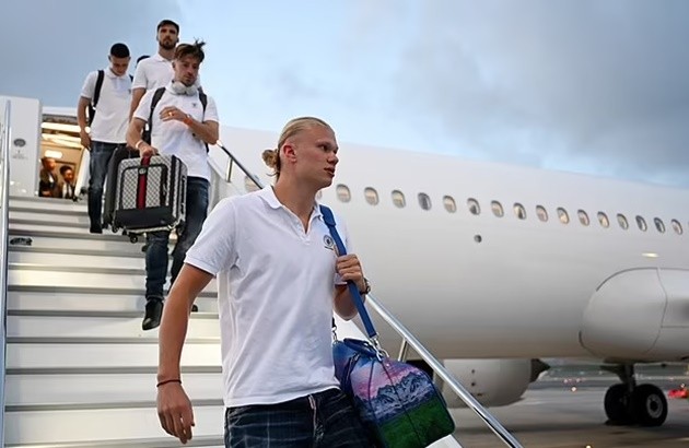 Hàng ngàn người hâm mộ Manchester City đổ về Istanbul  - Bóng Đá