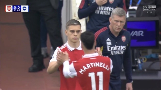 Caicedo dằn mặt Martinelli vì Mitoma? - Bóng Đá