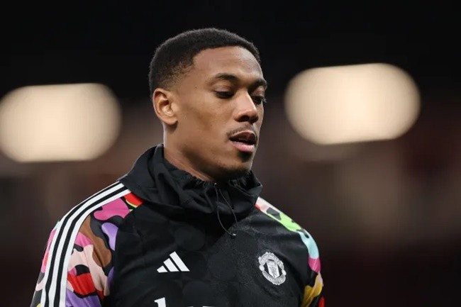 The eight Man Utd players that top pundits Neville, Keane, Carragher and Wright all agree must be ditched - Bóng Đá