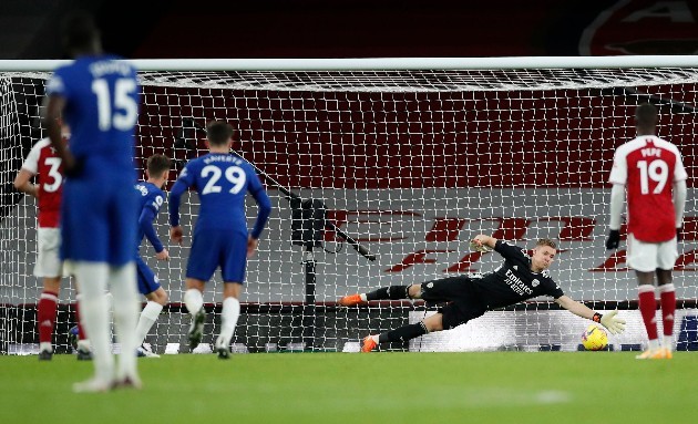 Xhaka's free kick goal and Jorginho's missed penalty made them successors of Henry and Lampard  - Bóng Đá
