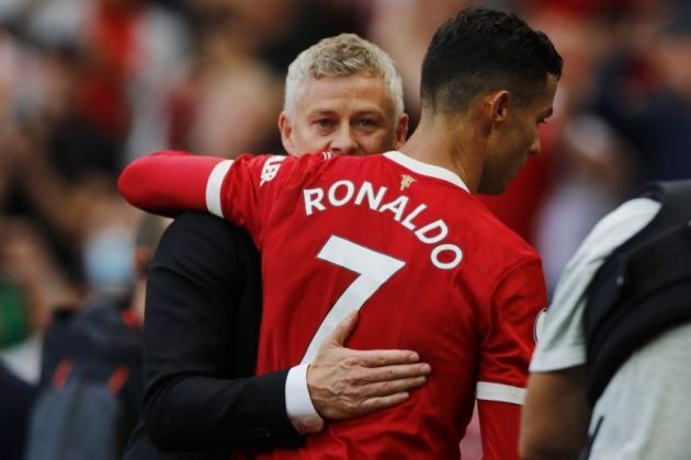 CHRIS SUTTON: He is one of the game's greats but Cristiano Ronaldo poses a pressing problem for Ole Gunnar Solskjaer  - Bóng Đá