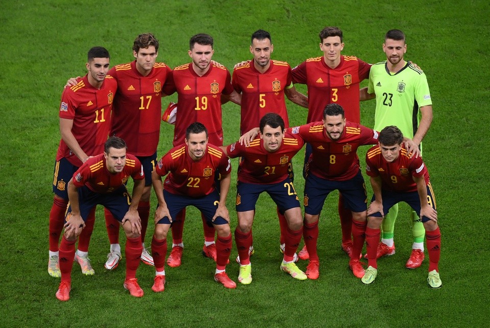 La Roja trình làng cầu thủ trẻ tuổi nhất lịch sử, làm lu mờ dàn sao Ý - Bóng Đá