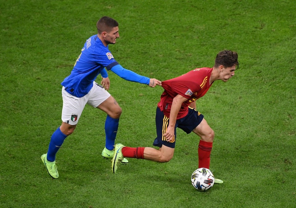 La Roja trình làng cầu thủ trẻ tuổi nhất lịch sử, làm lu mờ dàn sao Ý - Bóng Đá