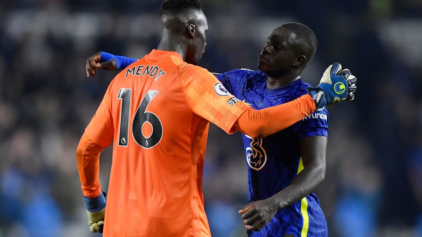 Mendy bay lượn như chim, dùng mặt cứu thua cho Chelsea - Bóng Đá