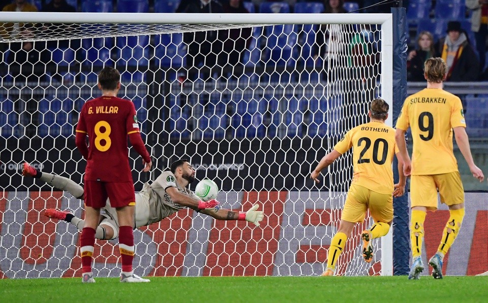 CĐV đội bóng vô danh chế giễu thất bại 1-6 của Jose Mourinho - Bóng Đá