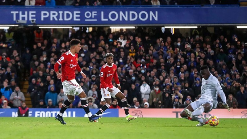 Quên Ronaldo đi, M.U có cầu thủ đáng bị Ten Hag loại bỏ hơn - Bóng Đá