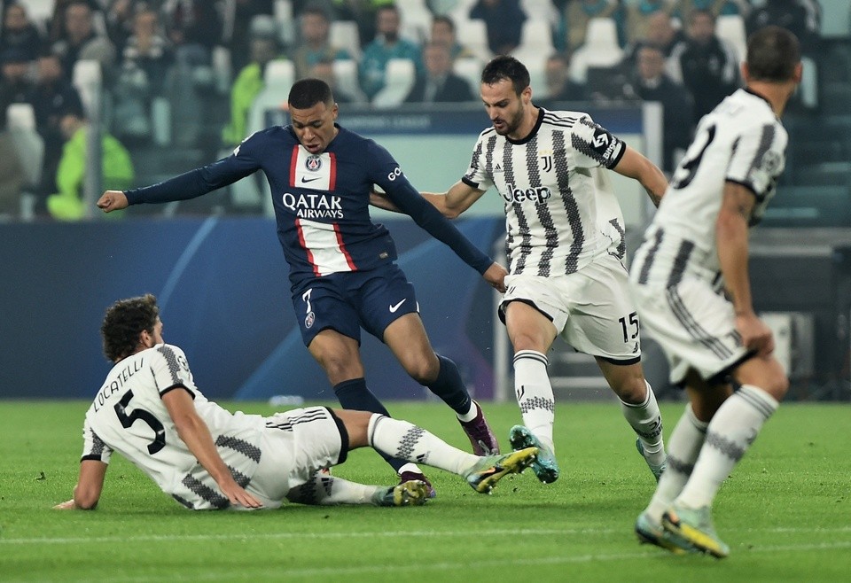 Phá kỷ lục Messi, Mbappe nhắc lại điều bất mãn ở PSG - Bóng Đá