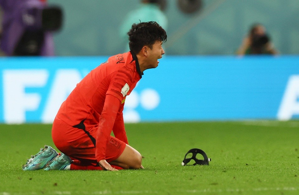 Son Heung-min lại khóc, lần này có khác biệt - Bóng Đá