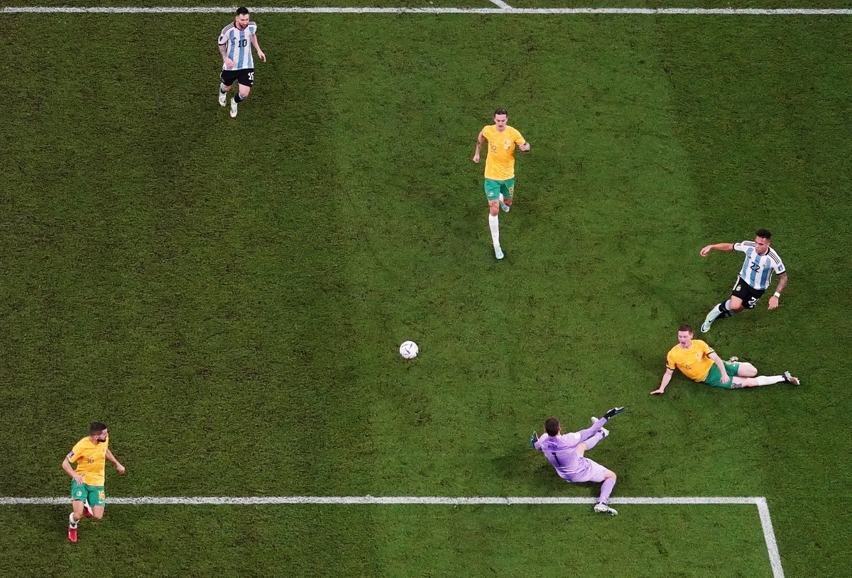 Messi lần đầu ghi bàn ở vòng knock-out World Cup - Bóng Đá