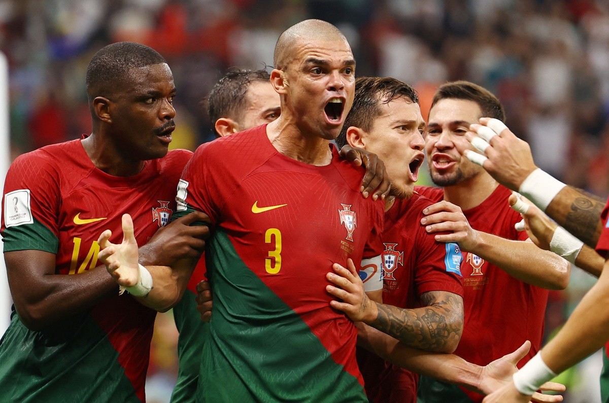 Ronaldo được ưu ái khi ngồi dự bị - Bóng Đá