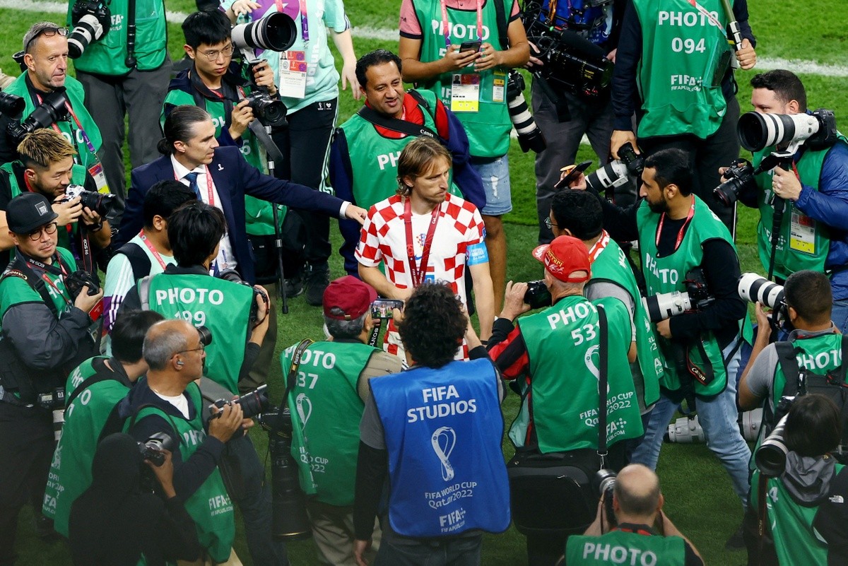 Màn ăn mừng gây tranh cãi của tuyển Croatia - Bóng Đá