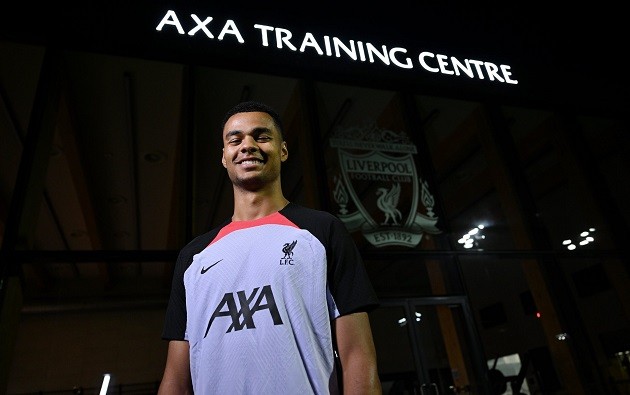 GAKPO SUMS UP HIS FIRST LIVERPOOL TRAINING SESSION WITH 3-WORD MESSAGE - Bóng Đá