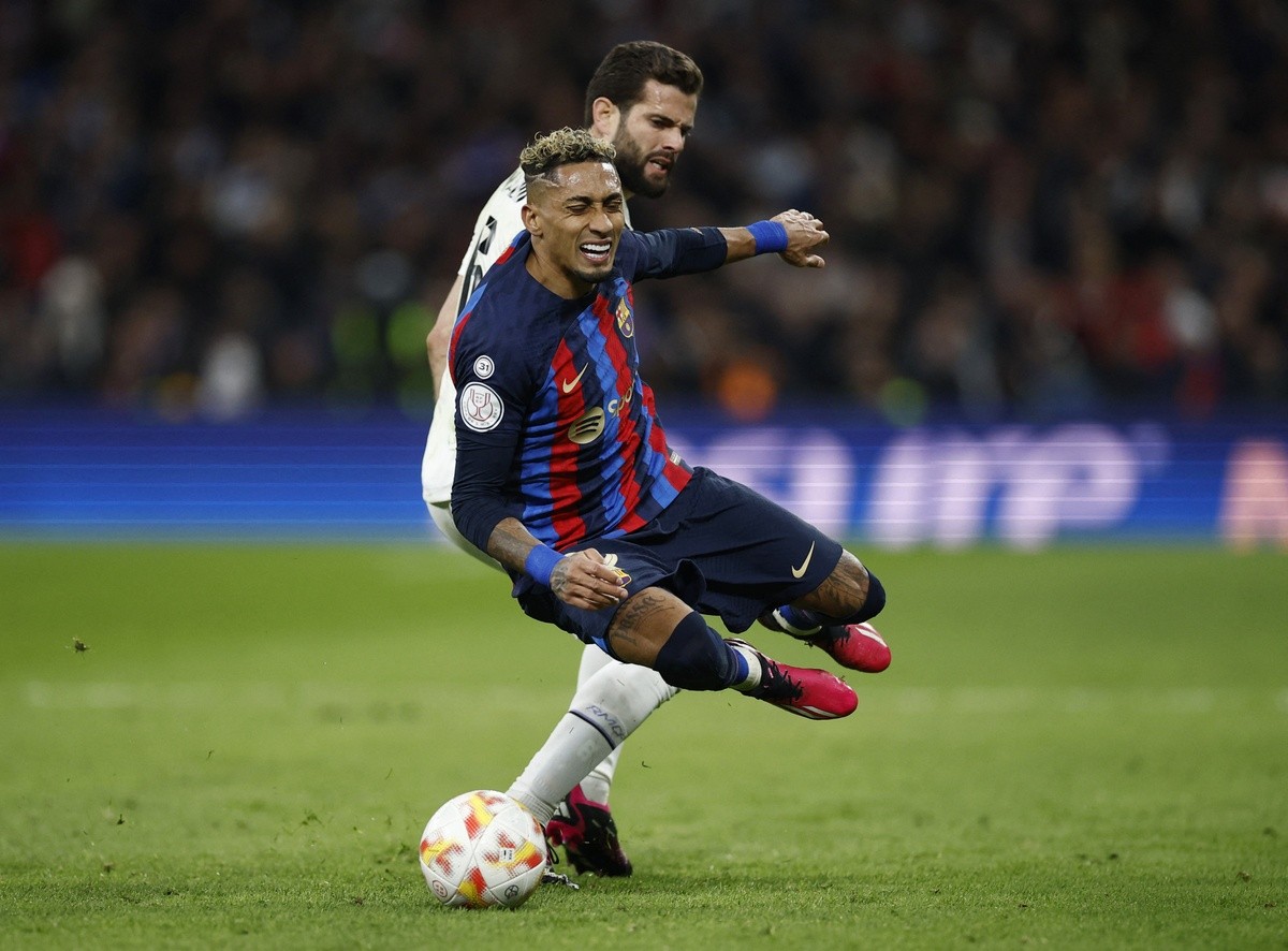 Tuyển Brazil loại hàng loạt ngôi sao - Bóng Đá