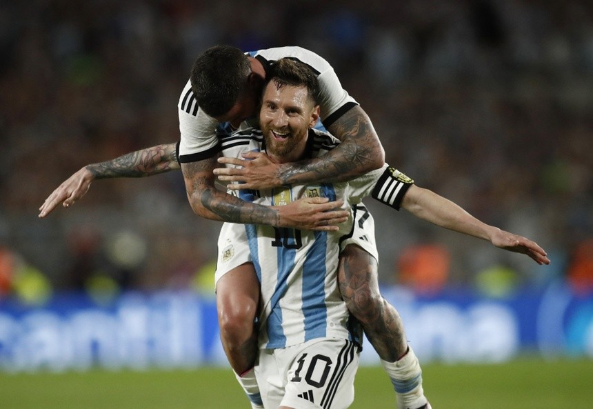 Messi làm HLV tuyển Argentina bật khóc - Bóng Đá