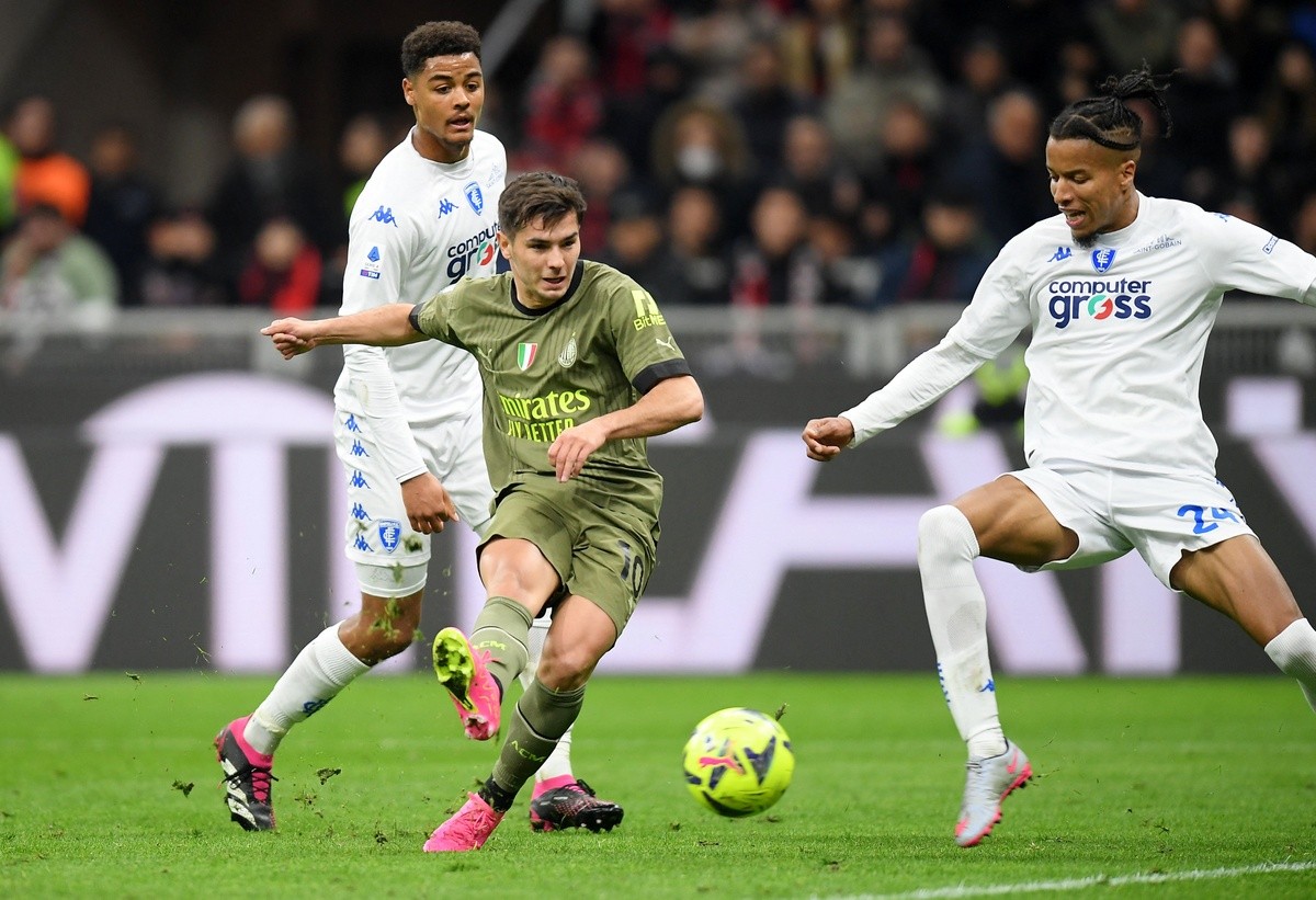 Milan gây thất vọng, ngôi vương Serie A sắp đổi chủ - Bóng Đá
