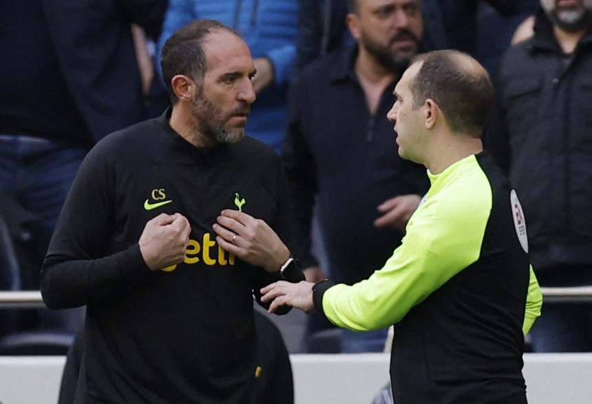 Không làm gì, HLV Tottenham vẫn bị đuổi - Bóng Đá