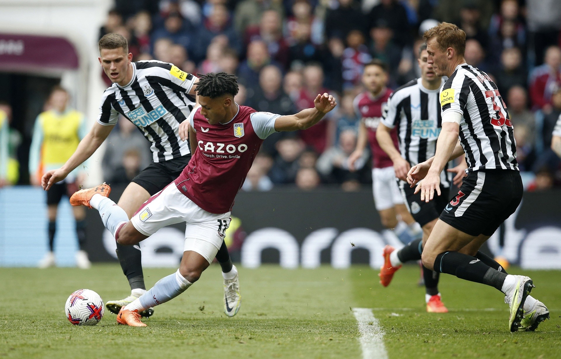 Ollie Watkins xuất sắc không kém Haaland - Bóng Đá