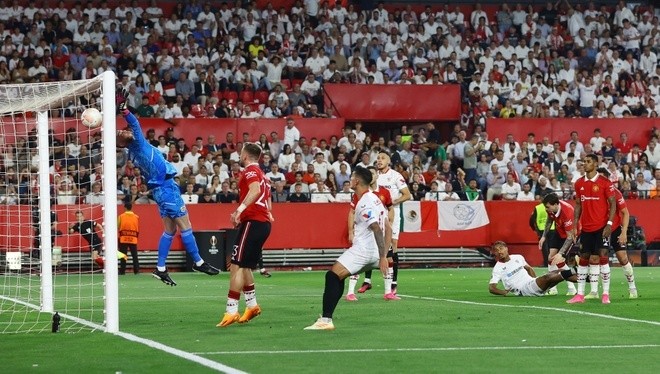 HLV Mourinho có cơ hội tạo nên kỳ tích với Roma - Bóng Đá