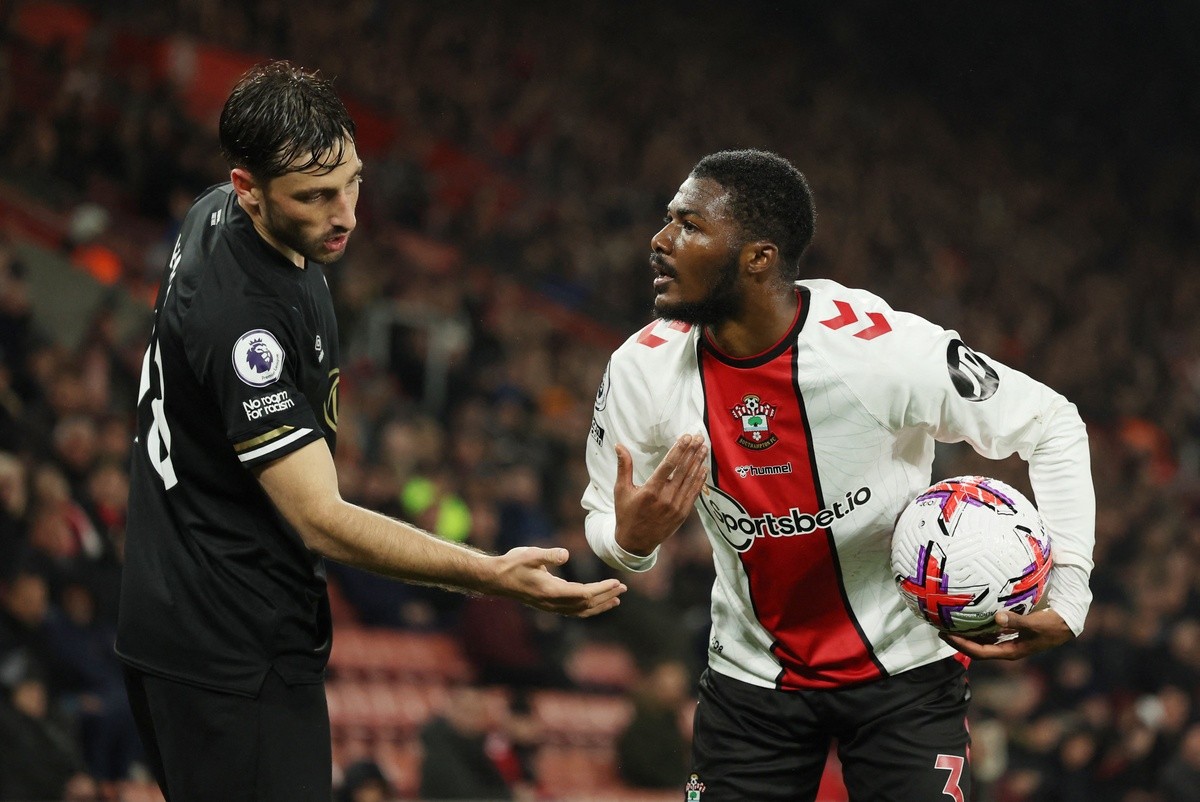 Southampton lâm nguy trong cuộc đua trụ hạng - Bóng Đá
