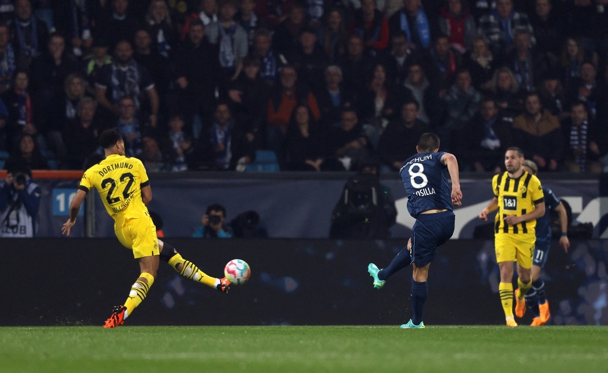 Cuộc đua vô địch Bundesliga đảo chiều - Bóng Đá