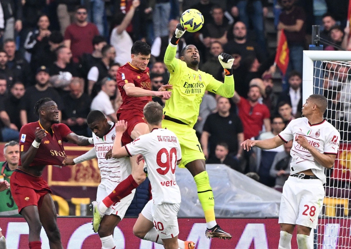 Roma lỡ cơ hội vào top 4 vì bàn thua ở phút 90+7 - Bóng Đá